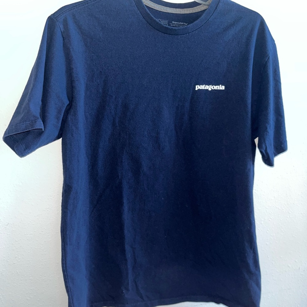 Patagonia P-6 Logo Short-Sleeve Responsibili-Tee Shirt Navy T Shirt Small
